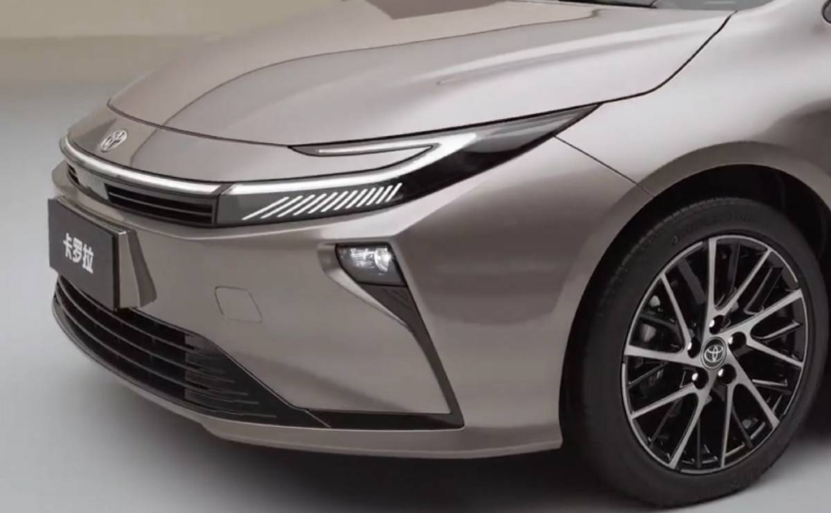 FAW Toyota Corolla sedan teaser