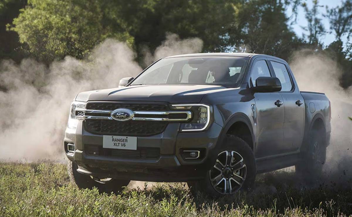 Ford Ranger XLT V6 lanzamiento accion