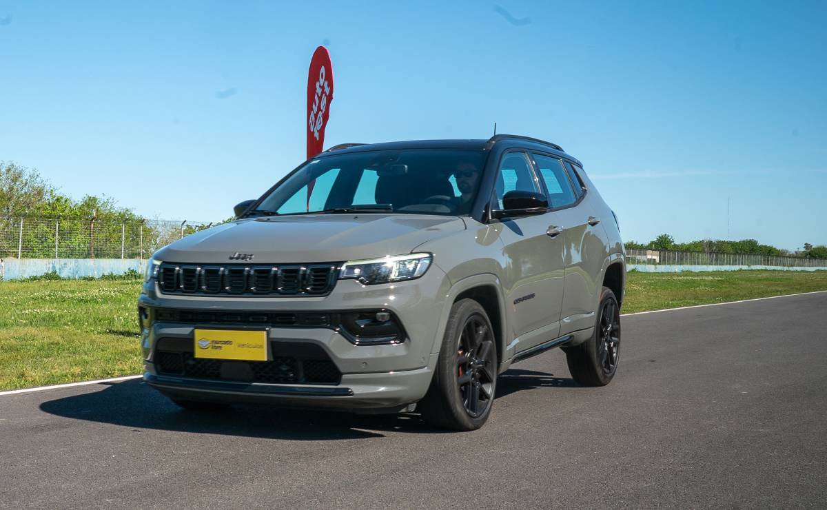 Guia de compra SUV C Jeep Compass frenada