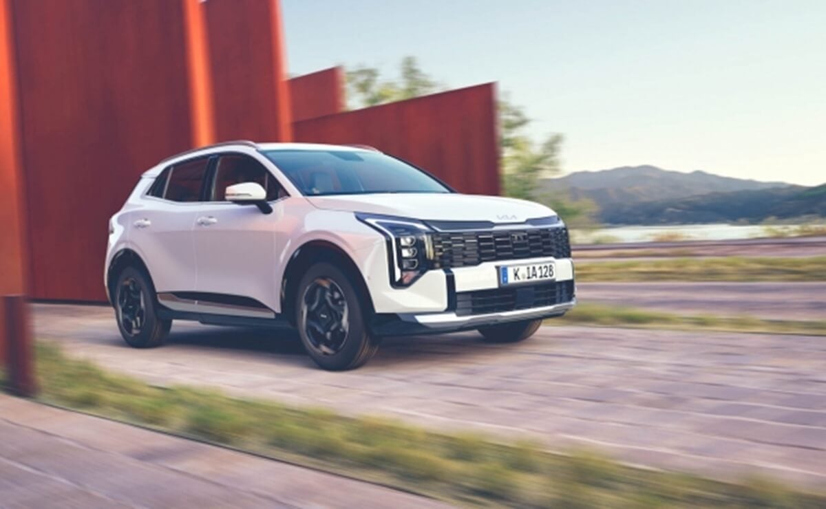 Casi 300 CV y buena relación precio-calidad: Kia renueva el SUV que compite con Toyota RAV4 3 Kia Sportage SUV