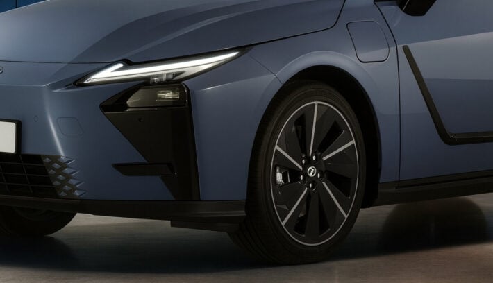 Lexus renovó el ES, un sedán clave en la gama