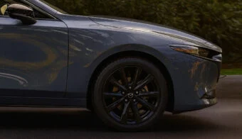 Mazda 3 PHEV, el renovado sedán híbrido