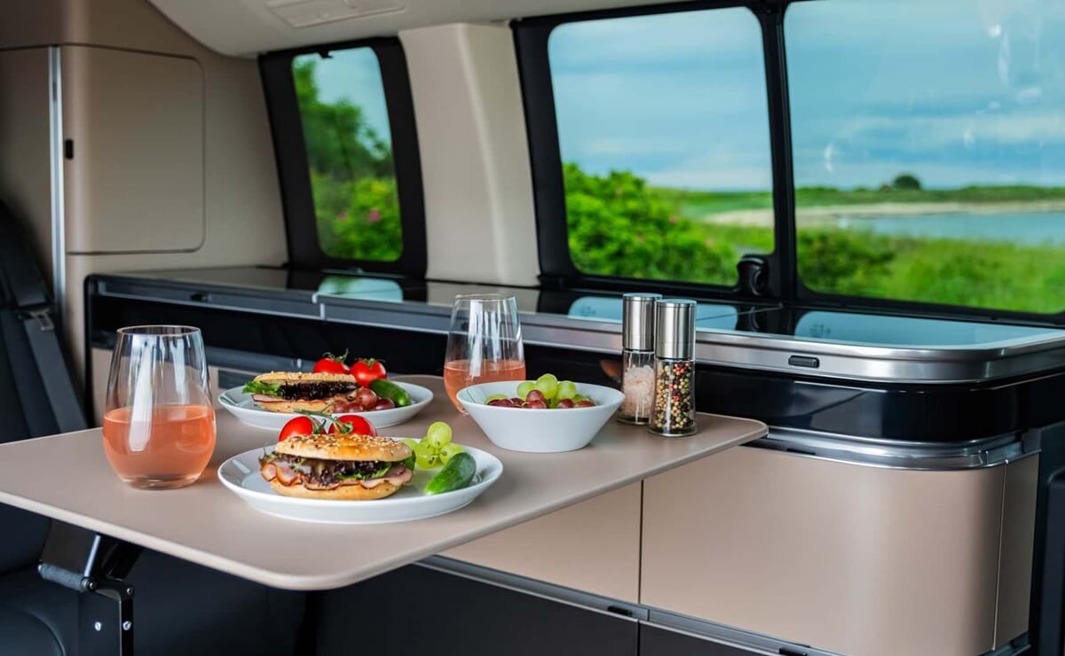 Por menos de 1000 dólares podrás adquirir esta furgoneta barata, cómoda y con gran equipamiento 4 Mercedes Benz Clase V Marco Polo interior