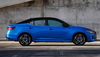 Nissan Sentra perfil 1