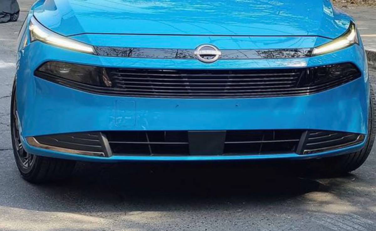 Nissan actualiza su sedán más vendido para competir contra Chevrolet Onix 1 Nissan Versa 2026 teaser