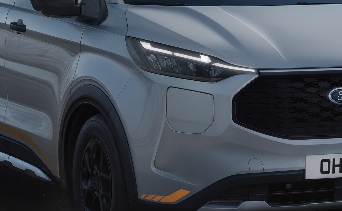 Rendimiento superior y un secreto en la carga: Ford lanzará una renovada furgoneta 1 Ford E-Transit Custom, la renovada furgoneta