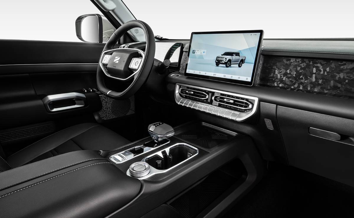 Menos de 20.000 dólares: esta pick up china llega a la región para superar a la Hilux 7 Pick up DFSK Z9 interior 1