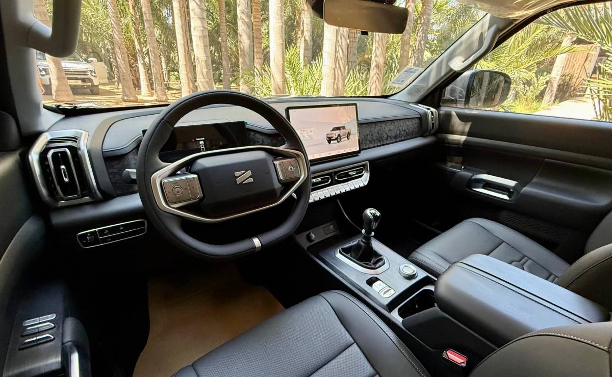 Pick up DFSK Z9 interior 2