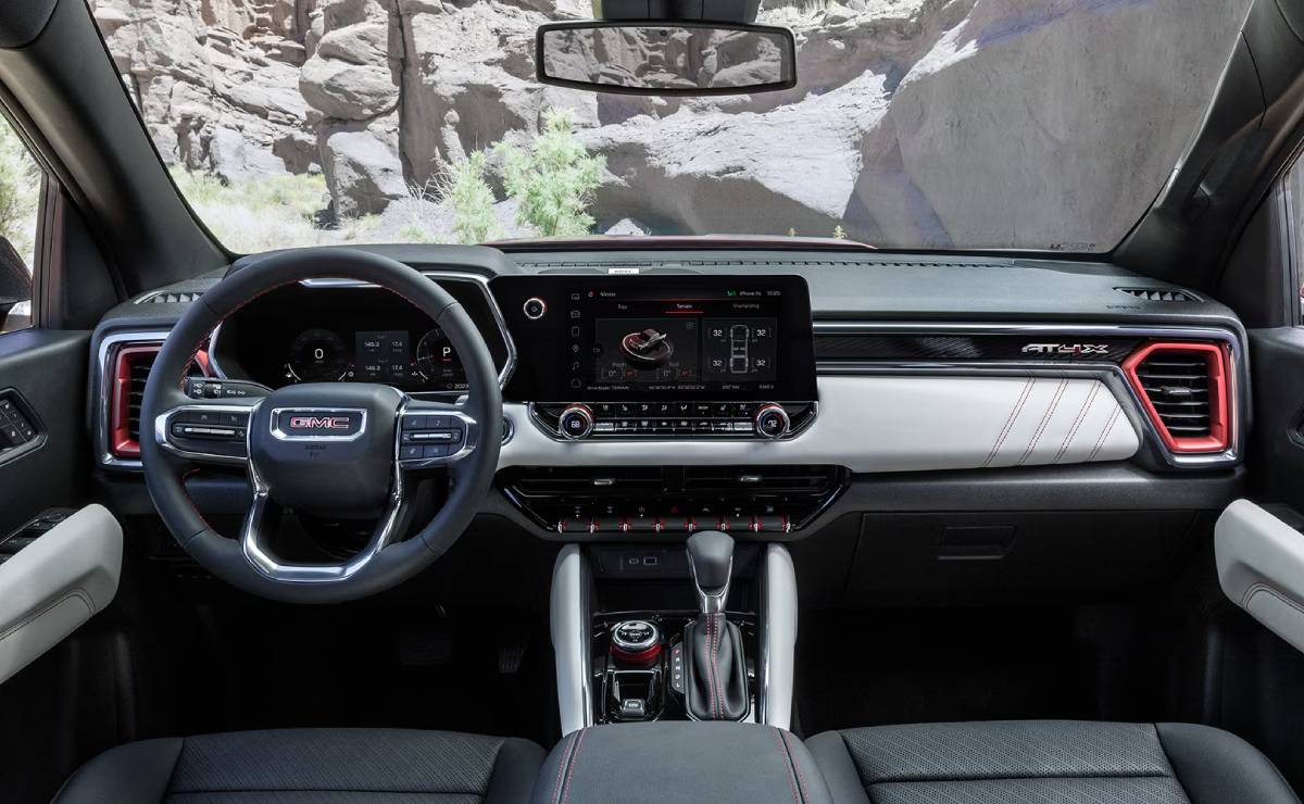 Con más de 300 CV, esta pick up mediana busca superar a la Ranger Raptor 5 Pick up GMC Canyon AT4X 2026 interior