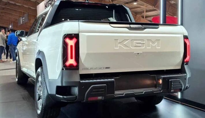 Pick up KGM Musso EV trasera