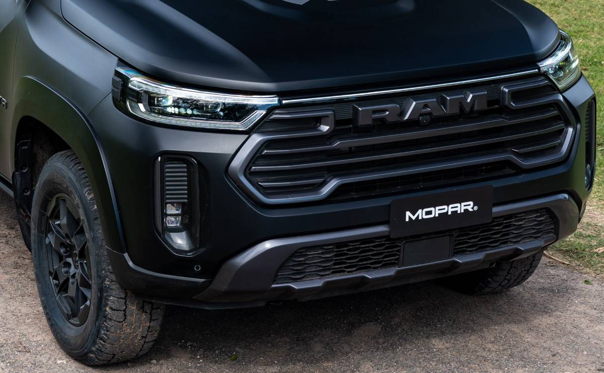 RAM Dakota Mopar teaser