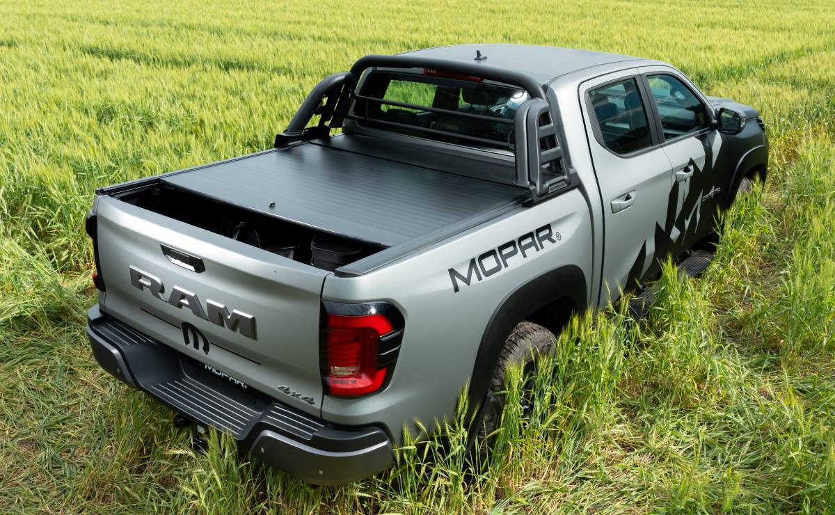 RAM Dakota Mopar trasera 1