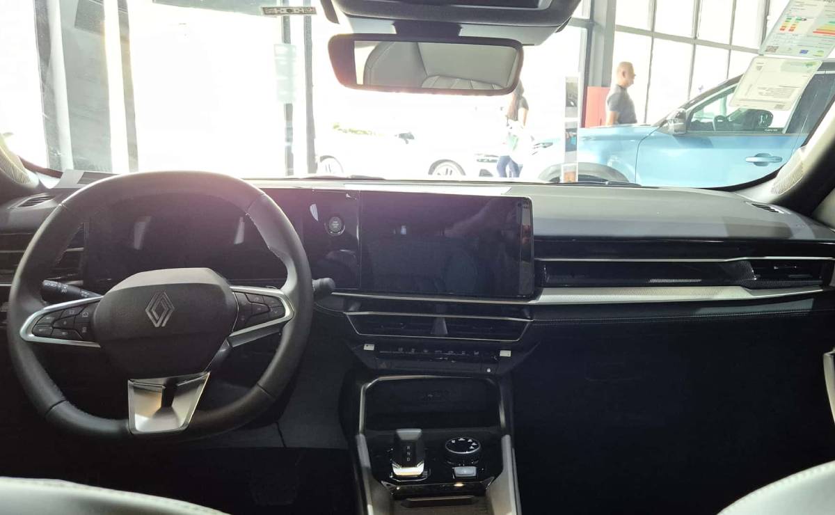 Cómo es la versión intermedia del nuevo SUV de Renault para competir contra Toyota Corolla Cross 4 Renault Boreal Techno interior