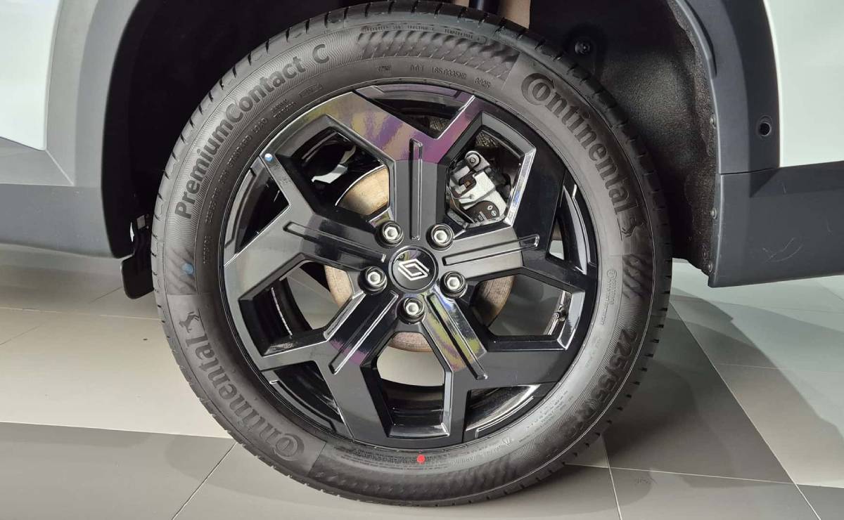 Cómo es la versión intermedia del nuevo SUV de Renault para competir contra Toyota Corolla Cross 6 Renault Boreal Techno llanta