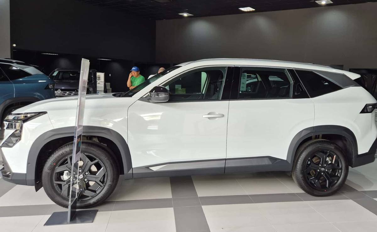 Cómo es la versión intermedia del nuevo SUV de Renault para competir contra Toyota Corolla Cross 1 Renault Boreal Techno perfil