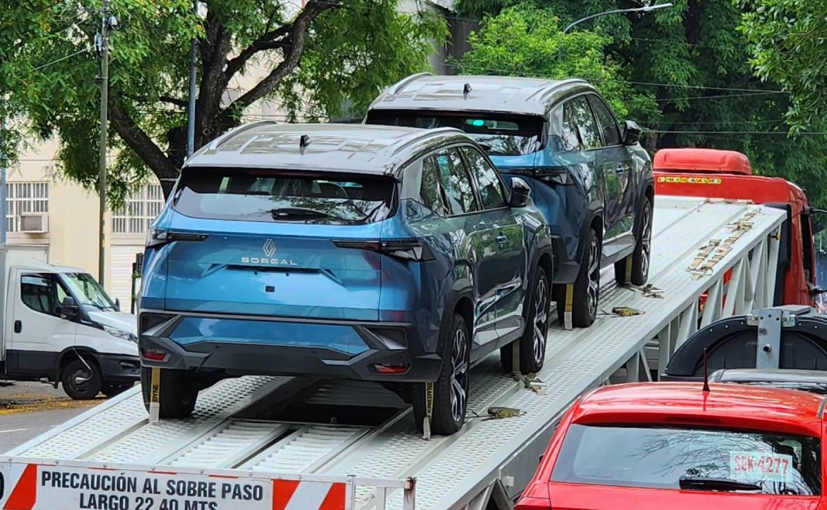 Llegó al país el nuevo SUV de Renault que se presentará en 2026 para complicar a Toyota Corolla Cross 2 Renault Boreal camion 1