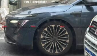 Sedan Nissan N7 brasil llanta