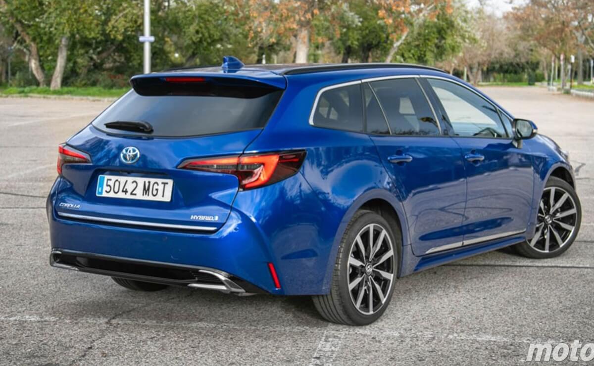 Toyota Corolla Touring Sports perfil