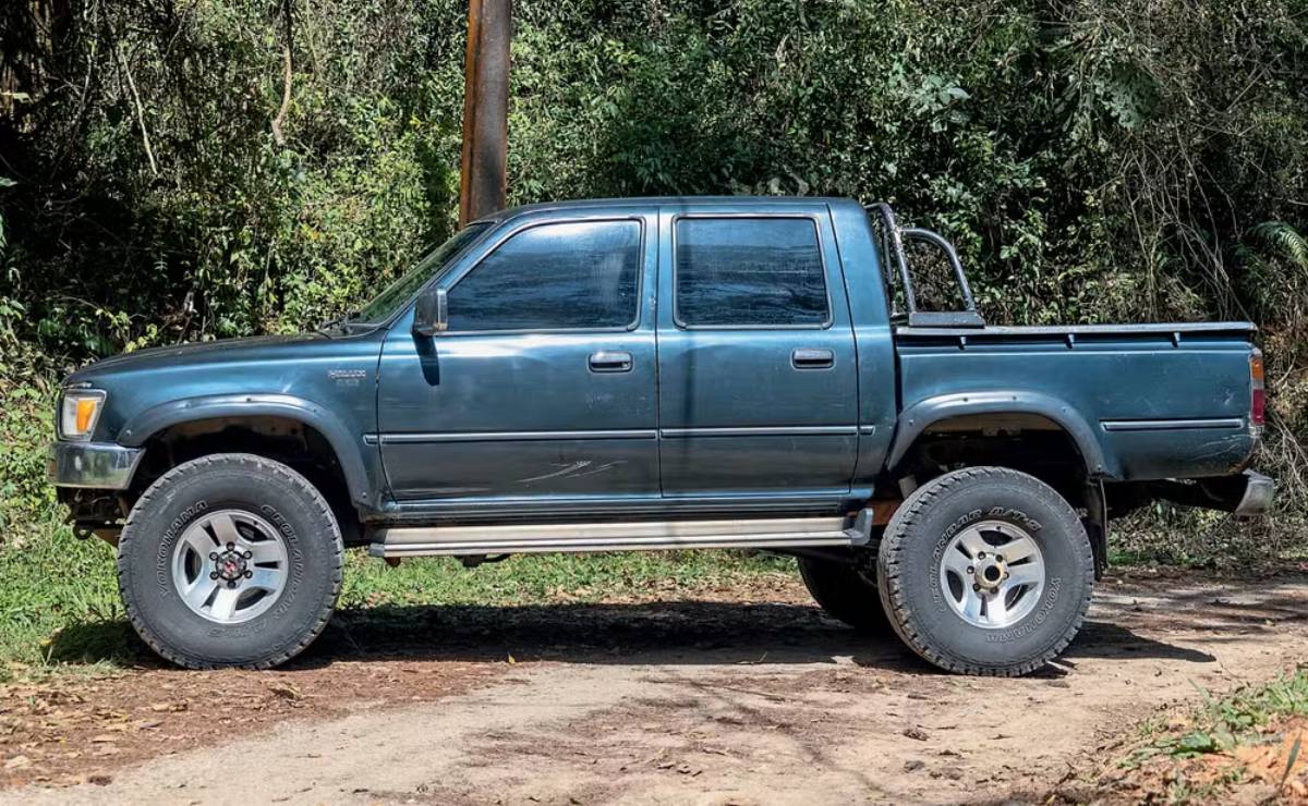 Toyota Hilux 1998 perfil