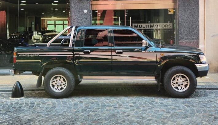 Toyota Hilux 2001 perfil 1