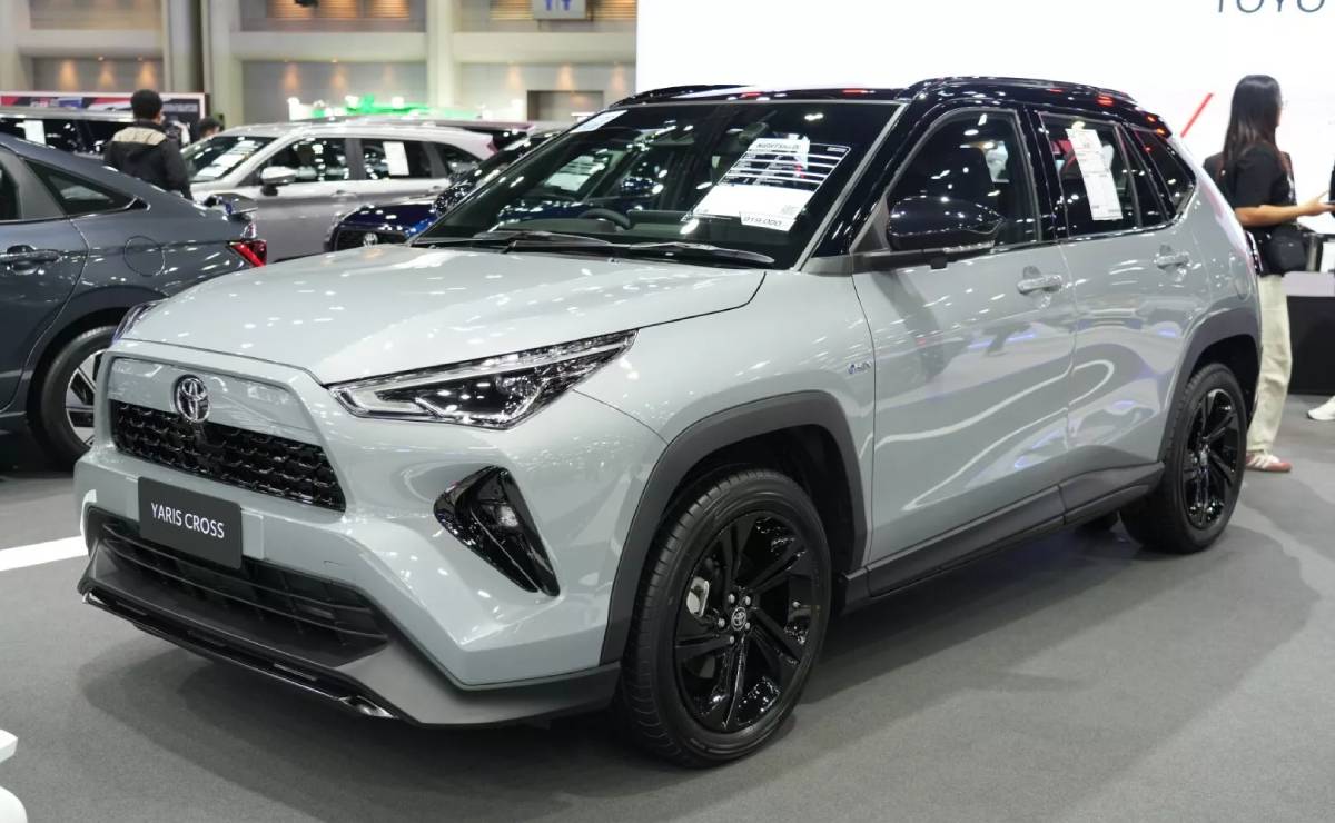 Toyota Yaris Cross Nightshade frente