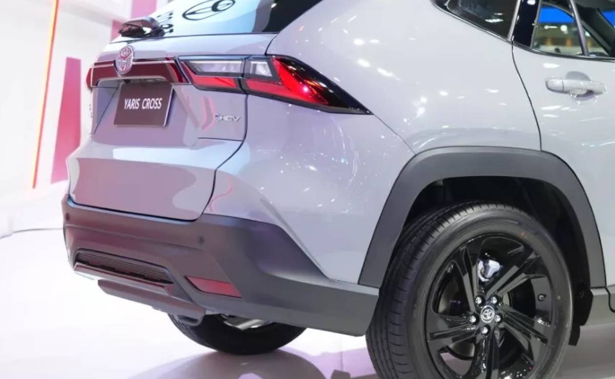 Toyota Yaris Cross Nightshade teaser