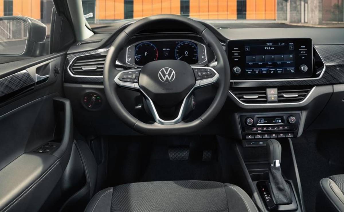 ¿Será así el sedán barato de Volkswagen para competir con Nissan Versa? 5 Volkswagen Polo sedan interior
