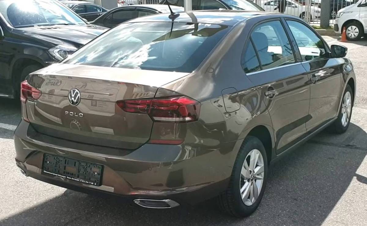 ¿Será así el sedán barato de Volkswagen para competir con Nissan Versa? 4 Volkswagen Polo sedan trasera