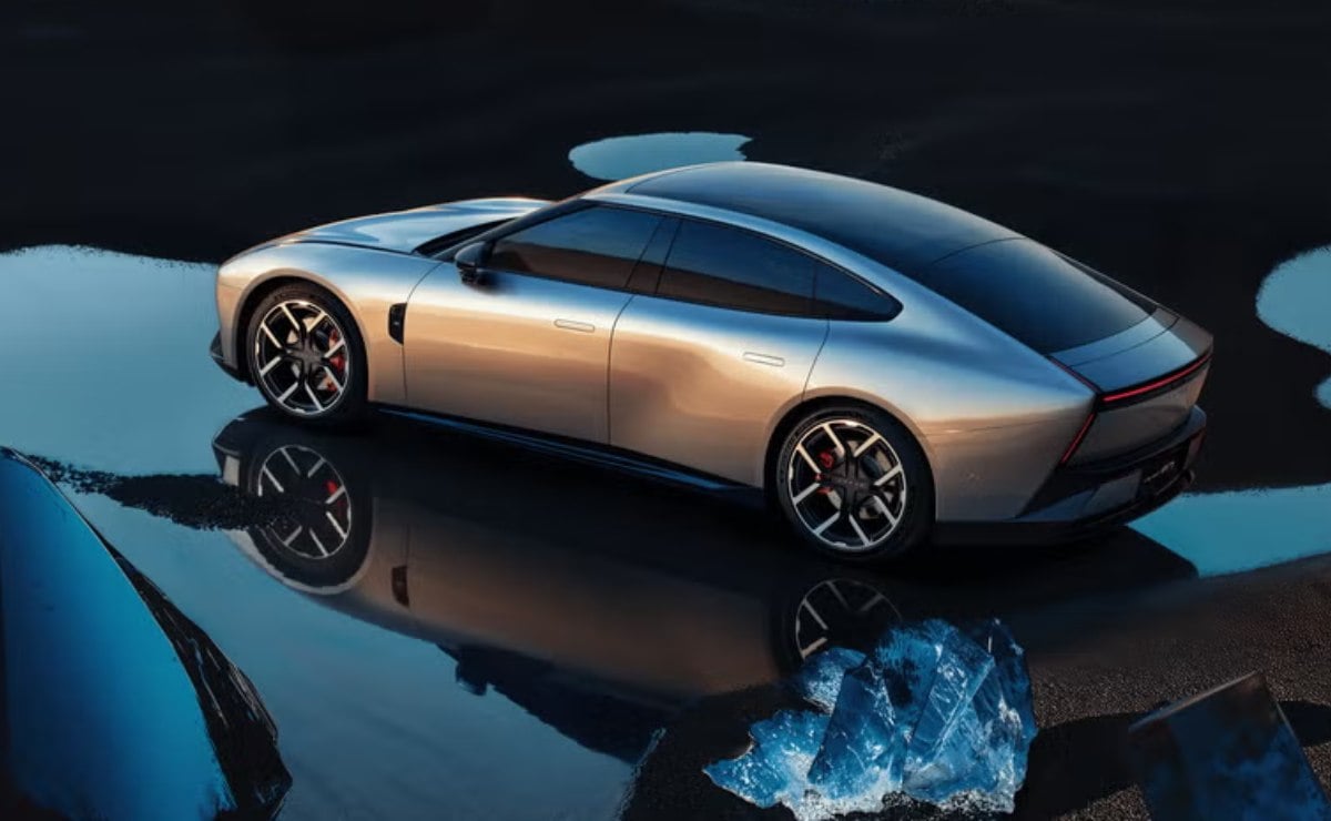 Menos de 30.000 dólares: este sedán chino supera los 240 CV y tiene hasta 1.550 km de autonomía 5 Xpeng P7+ EREV