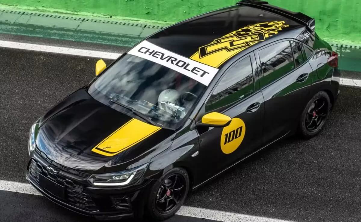 Chevrolet Onix Track Day perfil
