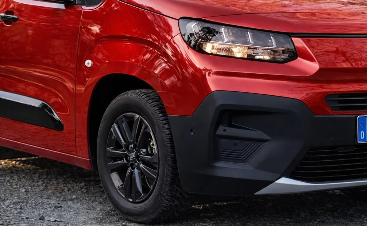 7 asientos y gran relación precio-equipamiento: Fiat lanzó un renovado modelo para un segmento 1 Fiat Qubo L, el innovador y más versátil utilitario