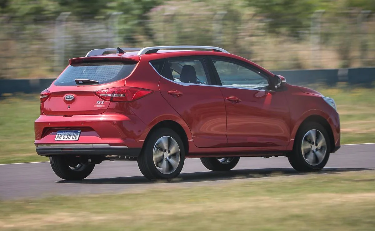 JAC JS2 accion lateral 2