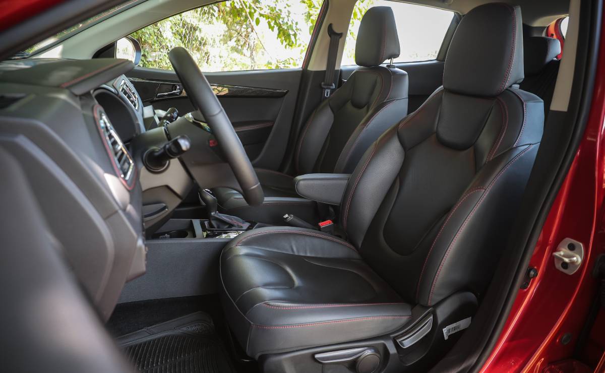 Uno de los 10 autos más baratos del mercado: cuánto cuesta el JAC JS2 1 JAC JS2 asientos