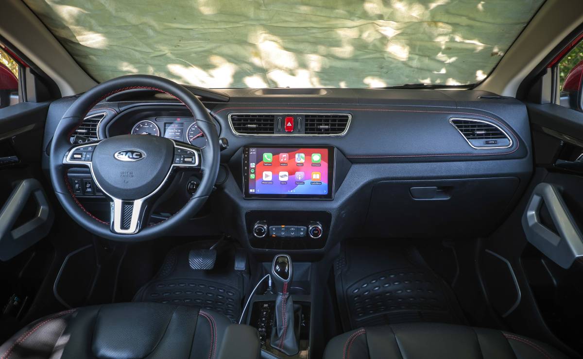 Uno de los 10 autos más baratos del mercado: cuánto cuesta el JAC JS2 5 JAC JS2 interior