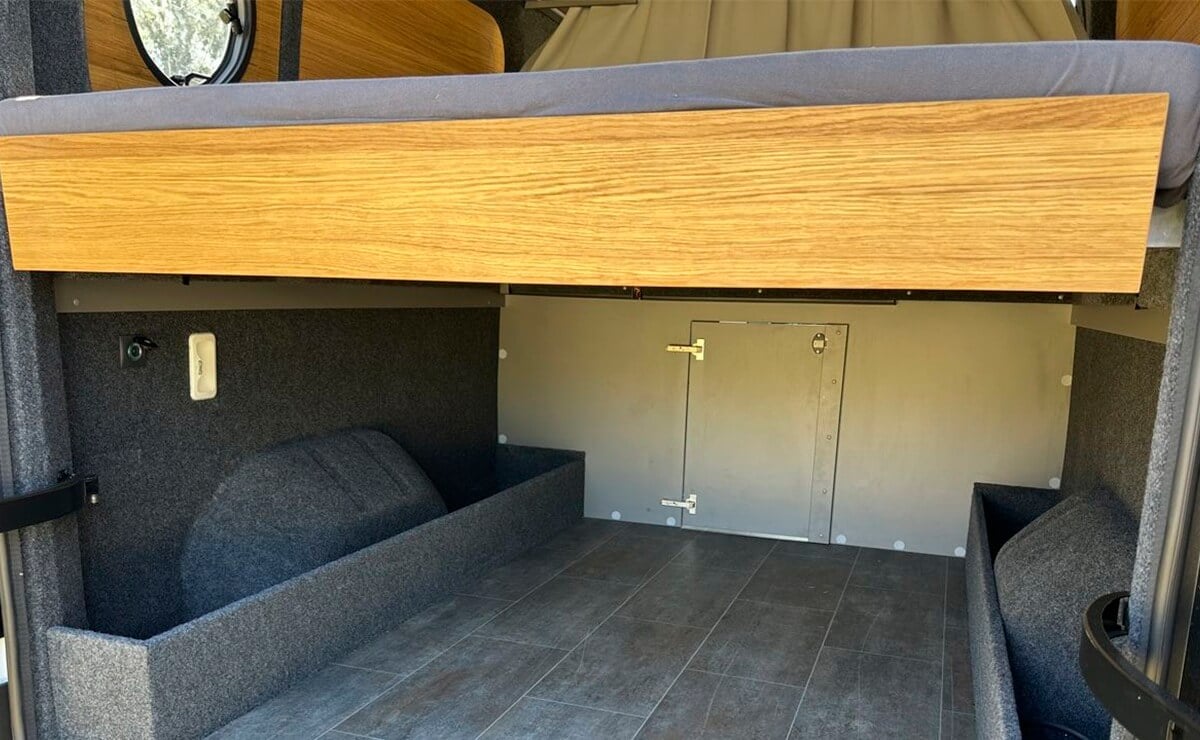 Nissan Interstar por dentro