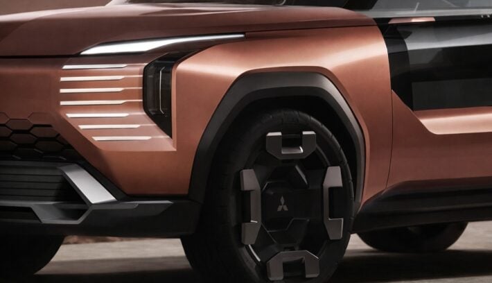 Mitsubishi Elevance Concept, el SUV futurista y con 4 motores