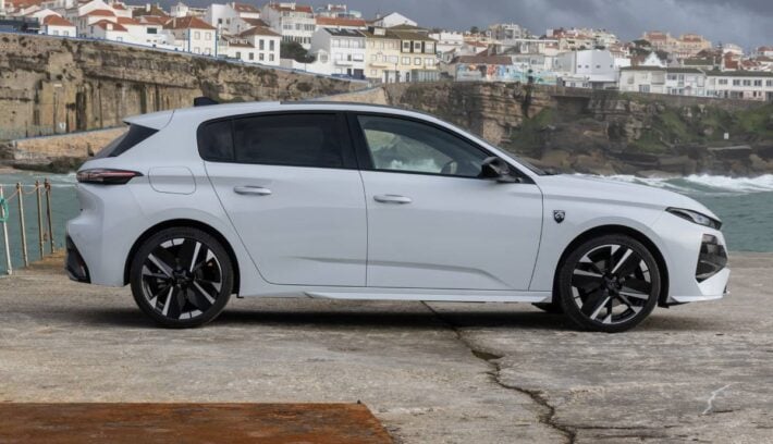 Peugeot 308 GT Hybrid perfil