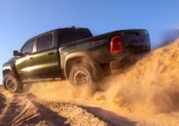 RAM 1500 SRT TRX accion