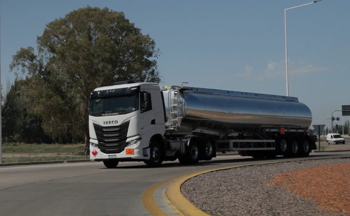 El Iveco S-Way Leggero se consolida como aliado clave para el transporte de combustibles 1 Iveco S-Way Leggero