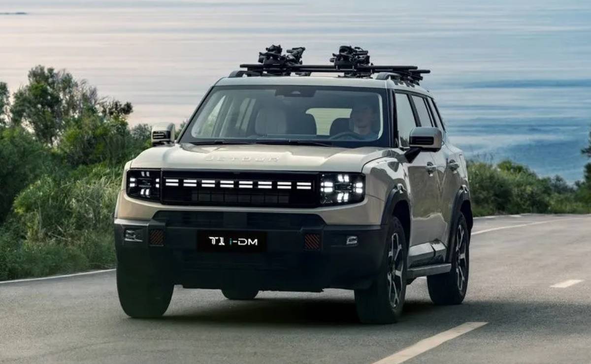 346 CV y buen precio: se presentó un nuevo SUV para competir contra Ford Territory 5 SUV Jetour T1 i DM accion
