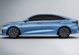 Sedan Chery Arrizo 8 perfil