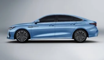 Sedan Chery Arrizo 8 perfil