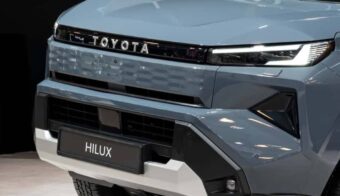 Toyota Hilux BEV teaser 1