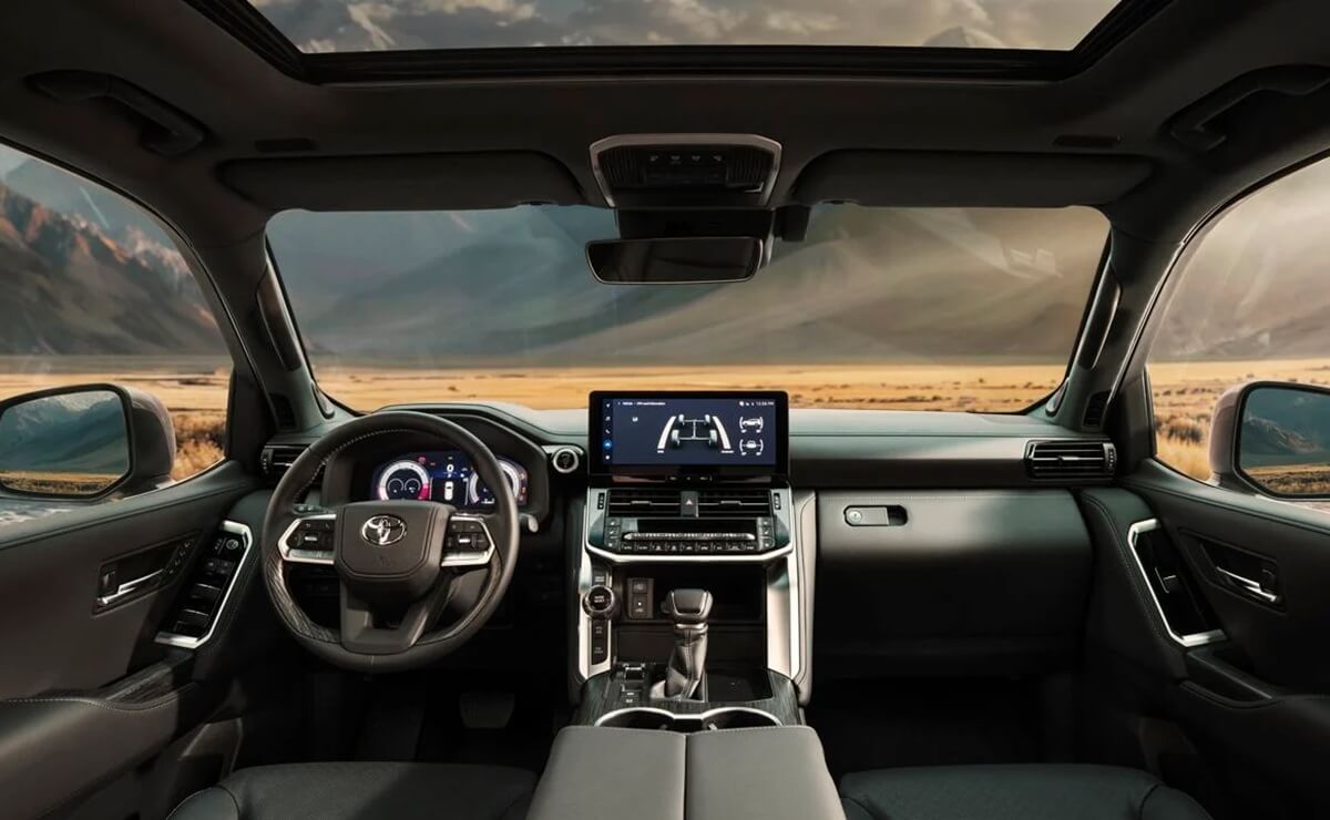 Toyota presentó un renovado SUV con 457 CV de potencia: ¿qué cambios trae esta vez? 4 Toyota Land Cruiser interior