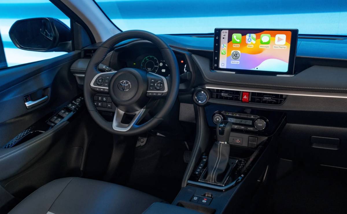 Toyota Yaris HEV 2026 interior