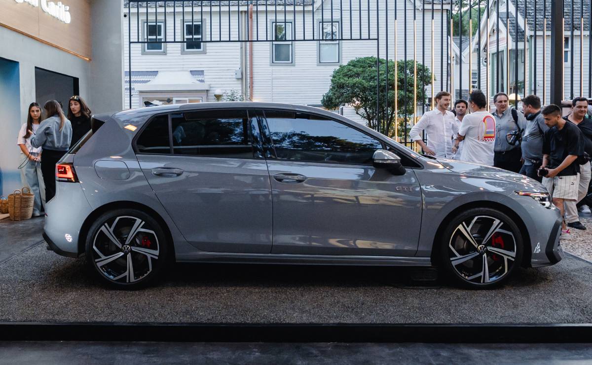 Volkswagen Golf GTI perfil