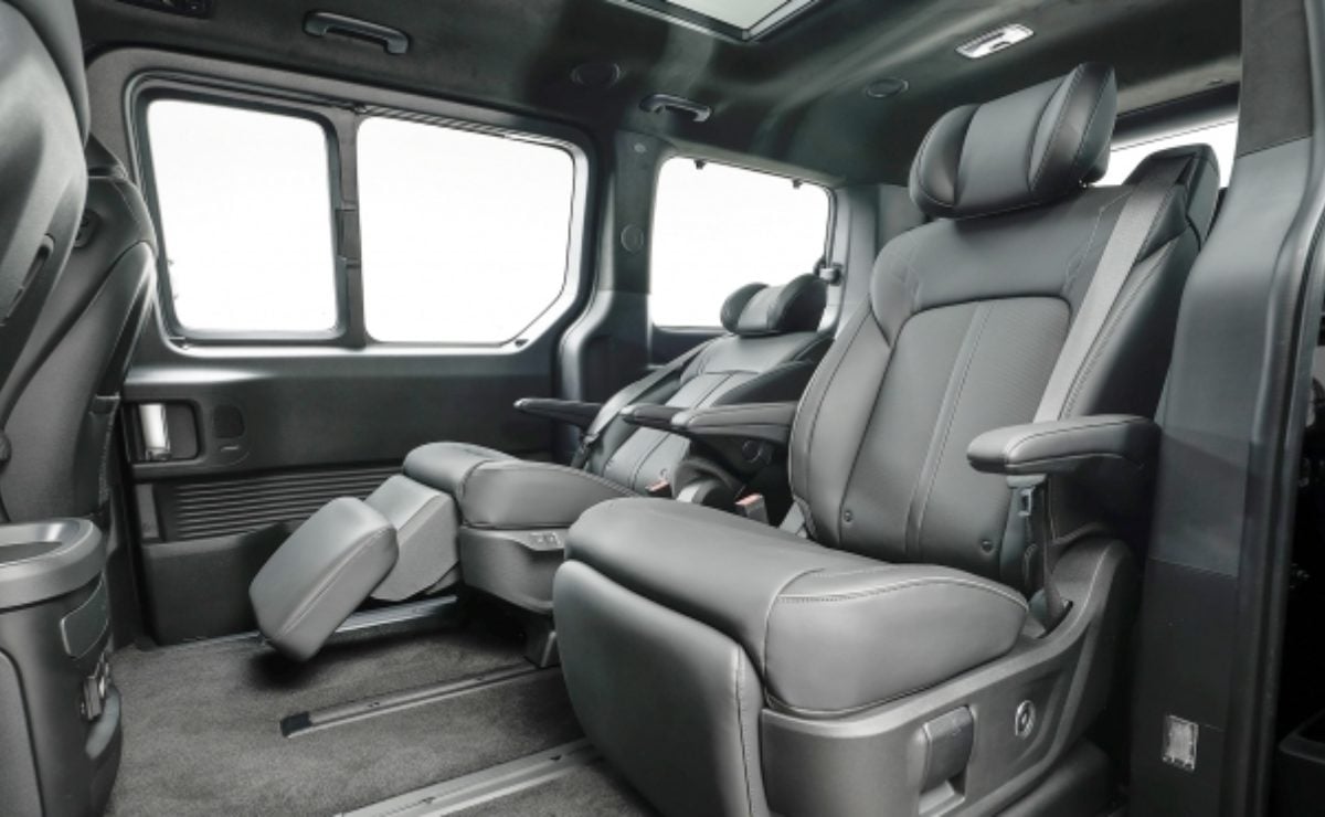 minivan Hyundai Staria