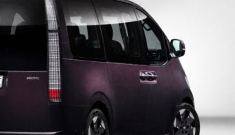 minivan hyundai staria 4