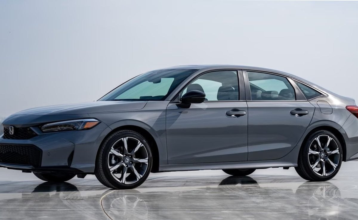 El sedán que gasta poco combustible y compite contra el Toyota Corolla 3 sedán Honda Civic