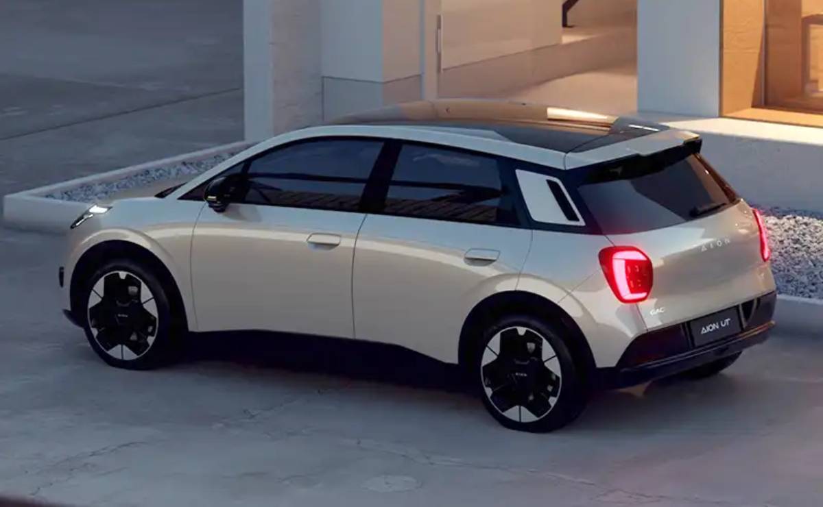 Auto electrico GAC AION UT trasera